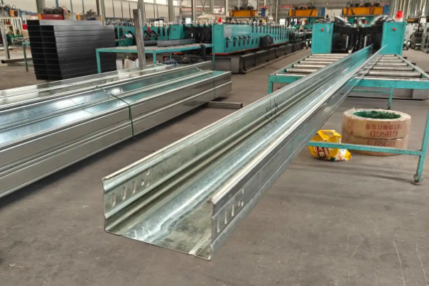 酒泉大跨距电缆桥架为何可以解决长距离架空敷设难题？